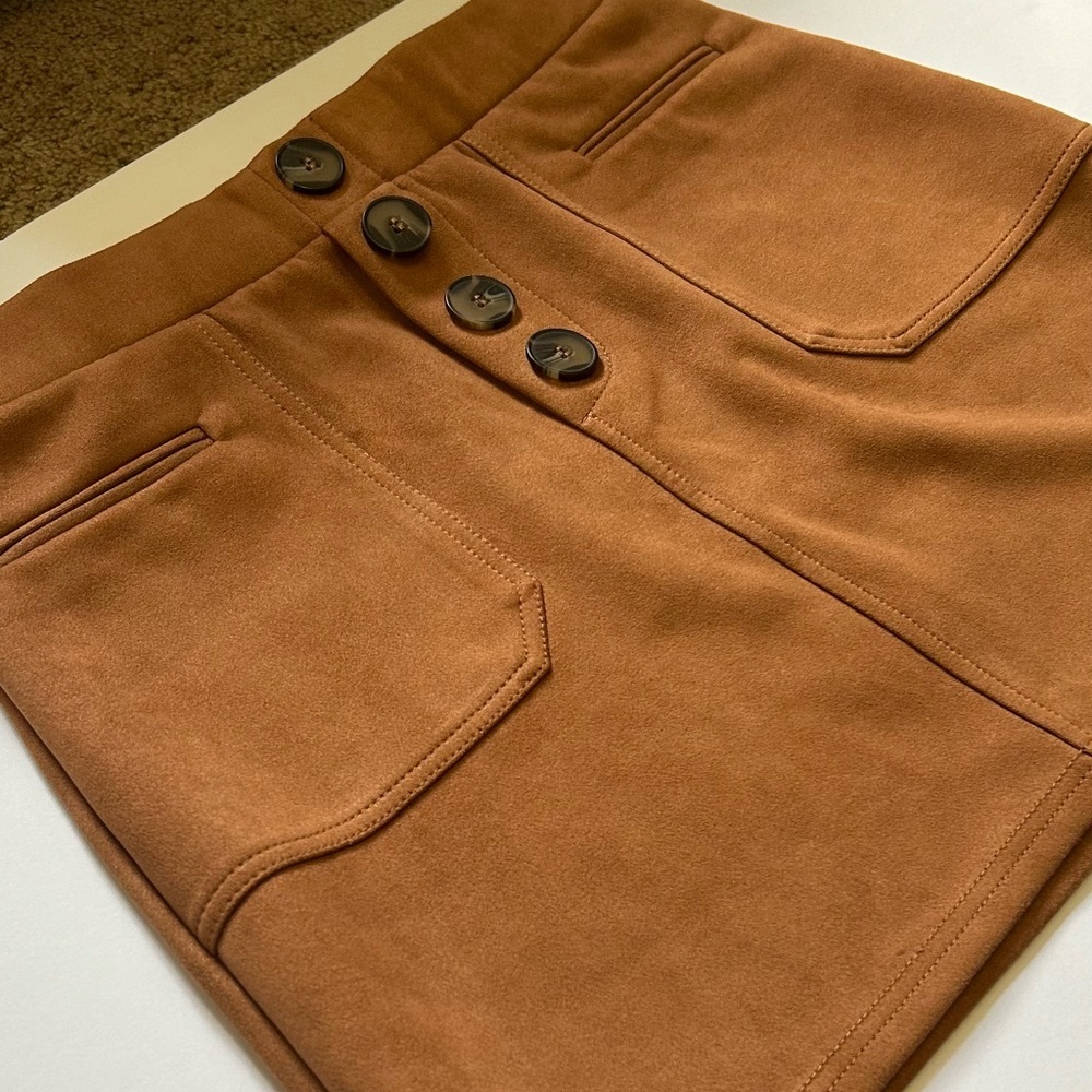 Blashe Faux Suede Mini Skirt Size Medium - Picture 5 of 9